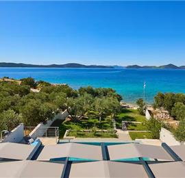 6 Bedroom Seafront Villa with Pool near Slano, Sleeps 12-14